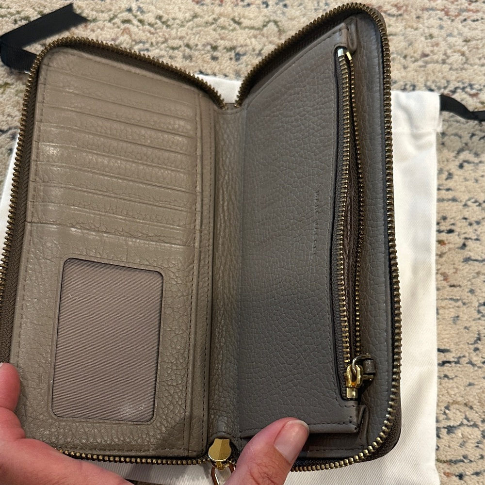 Marc Jacobs Gray Leather Wallet with Gold Accent - Picture 5 of 6
